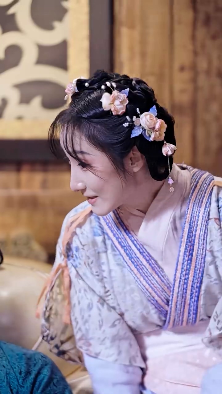 最强帝师县令 第01集